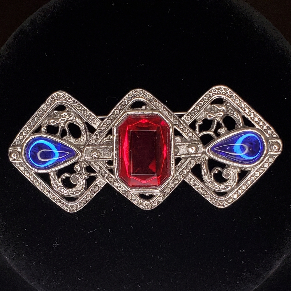 Vintage Unsigned Silver Tone Red Emerald Cut & Blue Teardrop Cabochon Bar Brooch